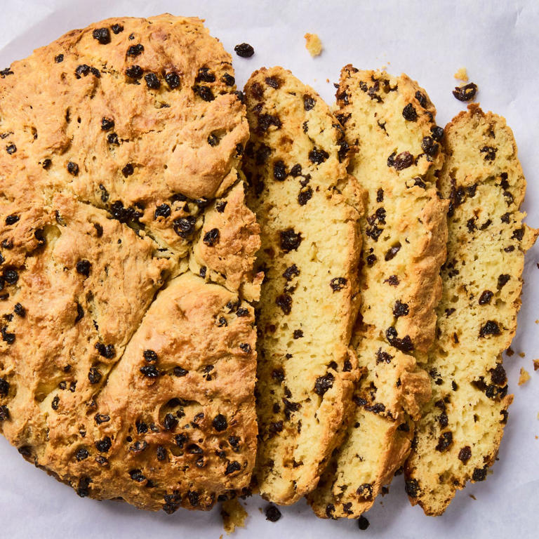 These 29 classic Irish desserts will have you feelin’ lucky on St ...