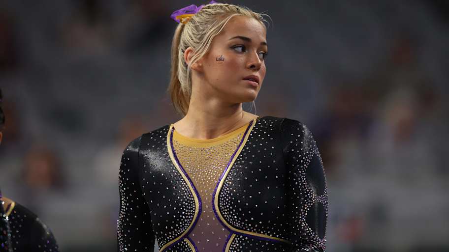 Livvy Dunne’s devastating injury is glaring in sweet LSU senior night photo