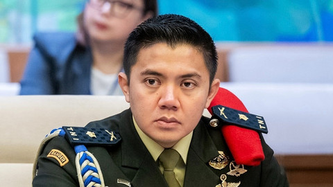 Jejak Perwira di Istana: Dari Soedharmono hingga Mayor Teddy