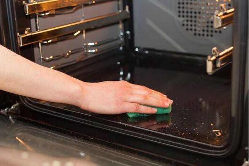 Natural item makes grease vanish from ovens in 30 minutes