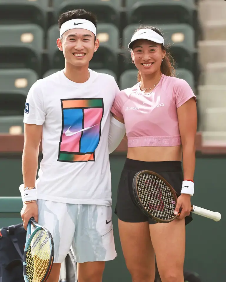 拒绝拉郎配!郑钦文大方回应与小两岁商竣程的关系:特别的纯友谊