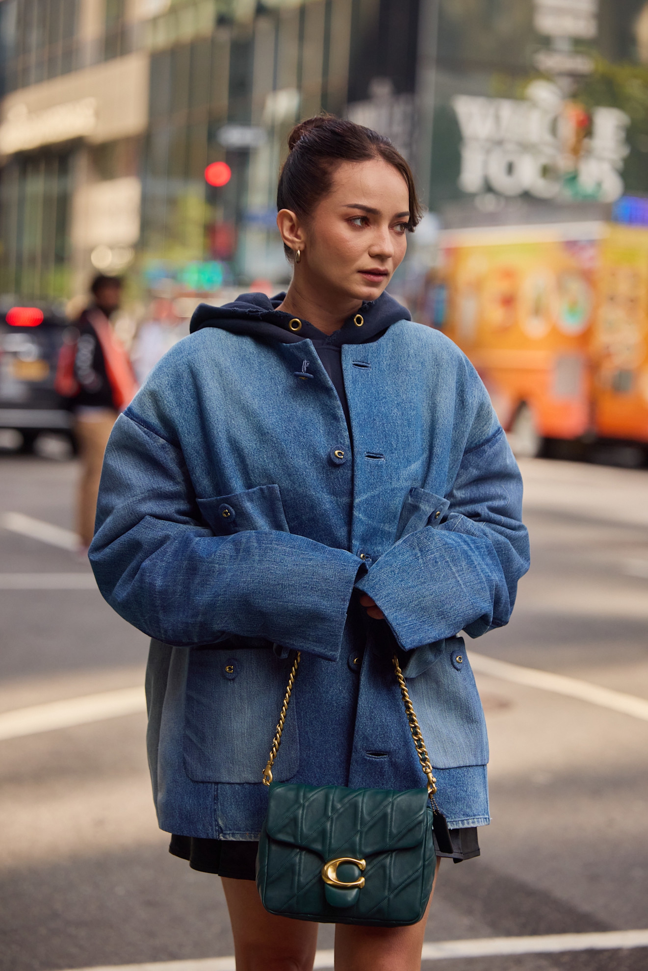 Tips Kombinasi Outfit Denim-on-Denim Supaya Tampil Stylish