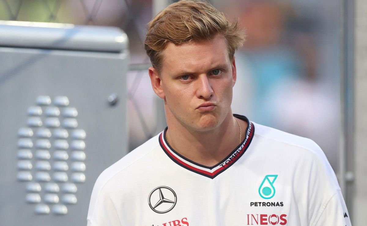 El hijo de Schumacher quiere volver a la F1 y lanzó una amenaza a la