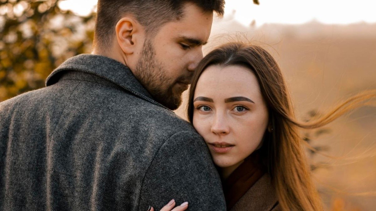 How to spot a manipulative person