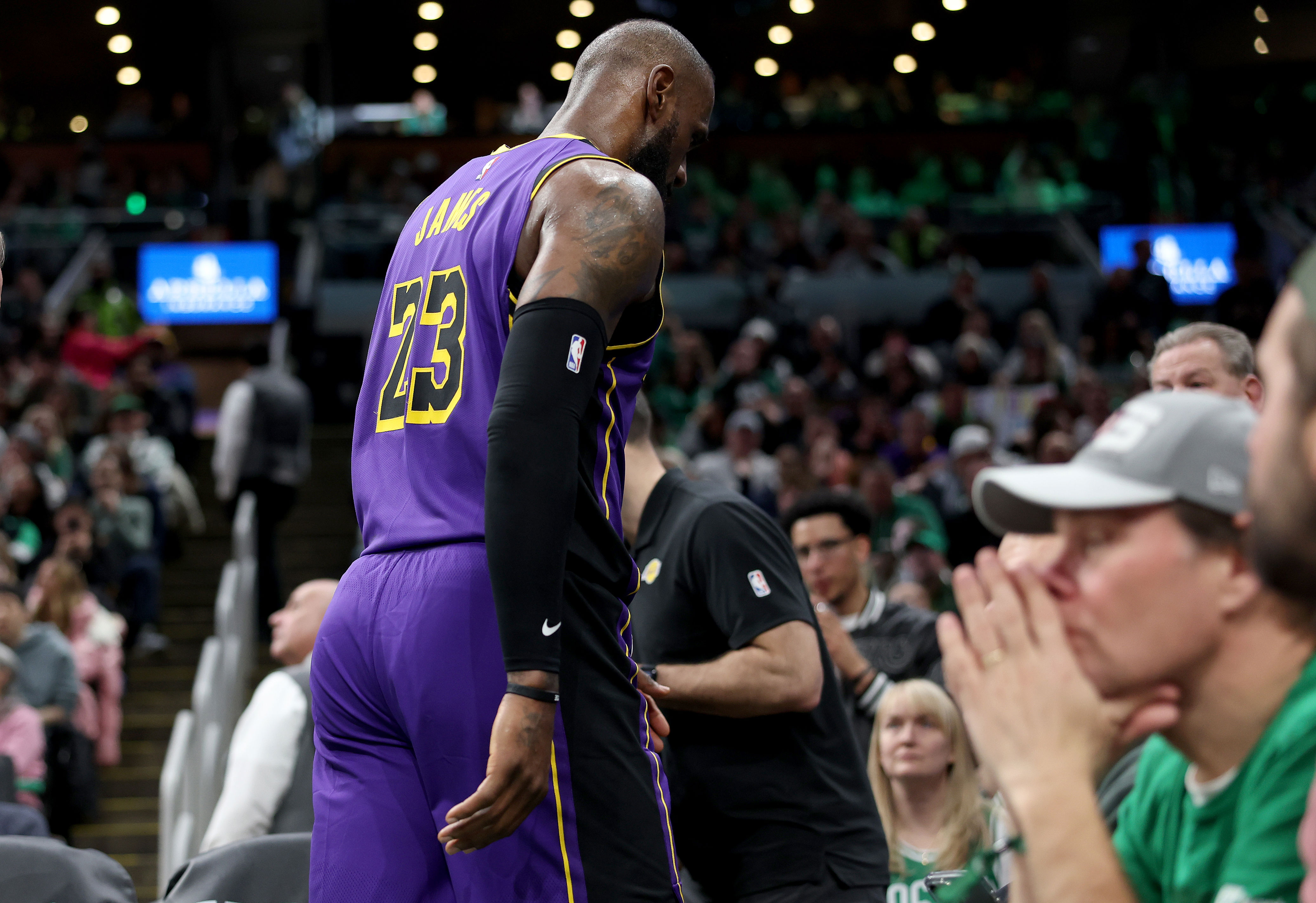 LeBron James injured in loss to Celtics amid Lakers' playoff push