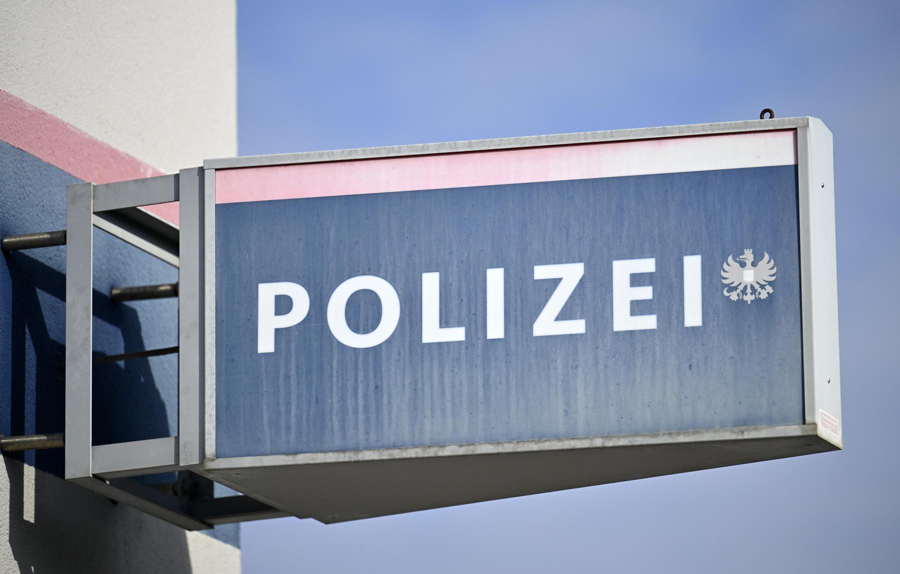 „Hände hoch!“: 14-Jähriger kam mit Waffe in Linzer Café