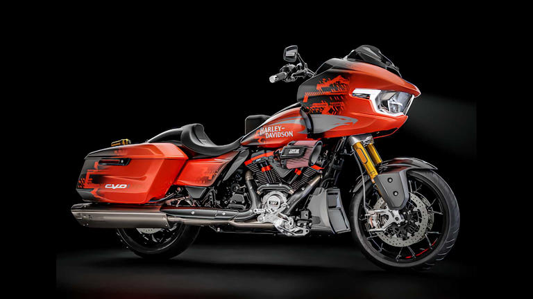 The Harley-Davidson CVO Road Glide RR Is The Only Bagger
