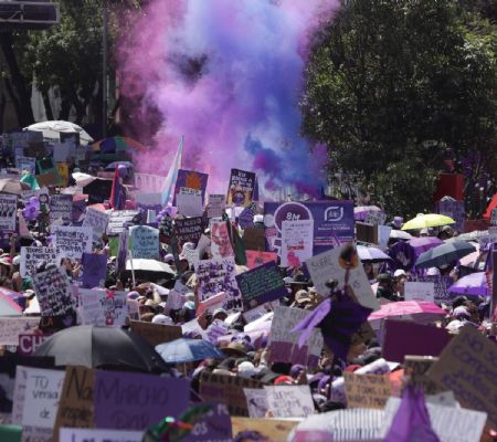 Más de 200 mil mujeres participaron en CDMX de manera pacífica en la ...