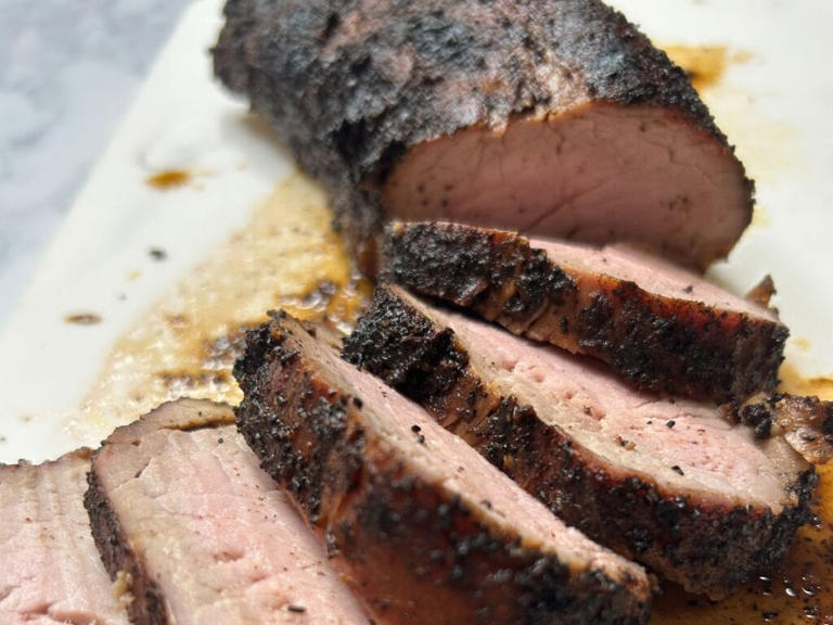How to Grill a Juicy Pork Tenderloin (So Easy!)