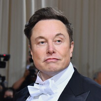 Musk al ministro degli Esteri polacco, "zitto ometto". "Senza Starlink la difesa ucraina c...
