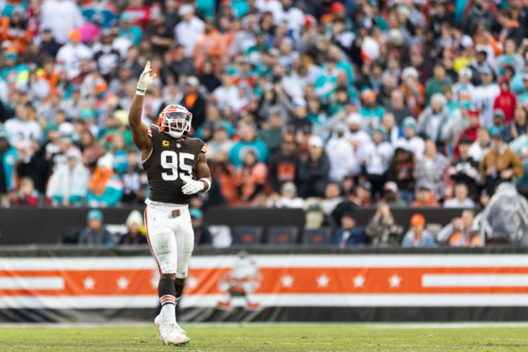 Browns' Myles Garrett'S Shocking 100Mph Speeding Ticket! Cleveland Cops React - ypzi5m9