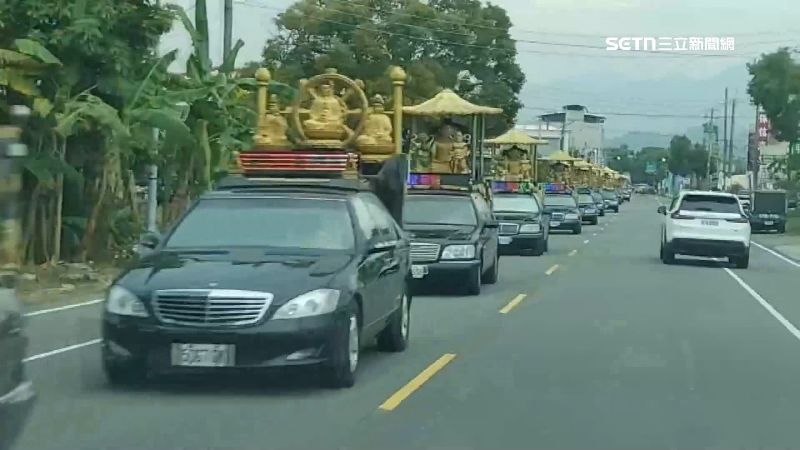 獨家／雲嘉南集結！「80輛佛祖送葬車隊」超壯觀　喪家背景曝