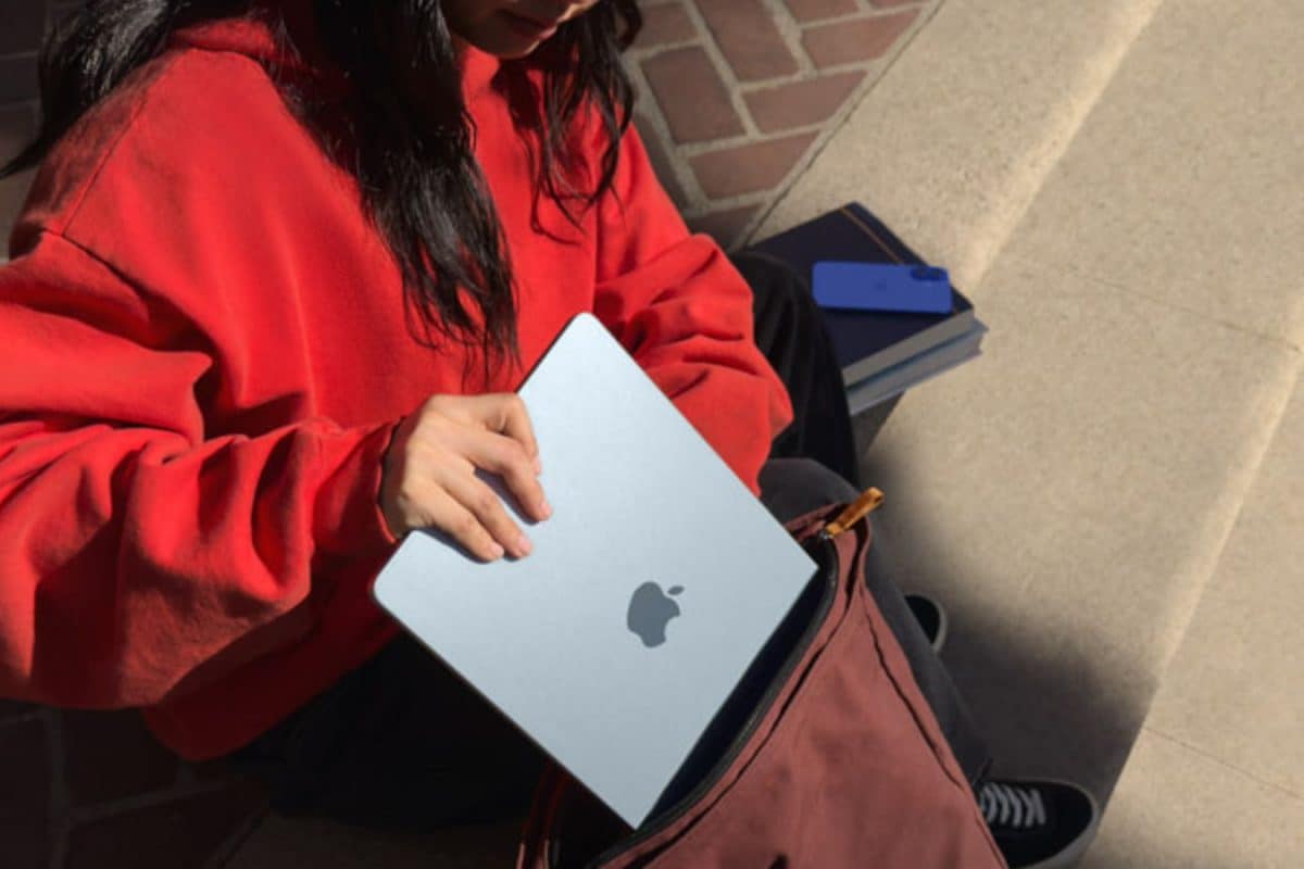 Best time to buy the latest Apple laptop. MacBook Air M5 at Rs 20,000 ...