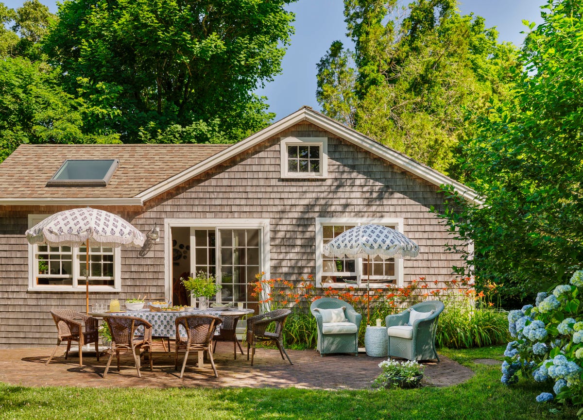 berger-cape-cod-cottages-lilac-back-patio.jpg