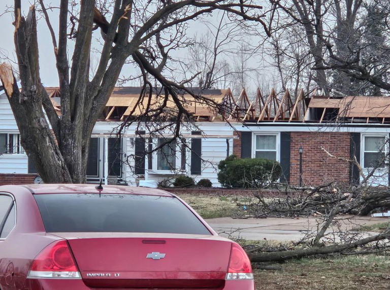 30-mile EF2 tornado ripped through St. Louis County, across state lines