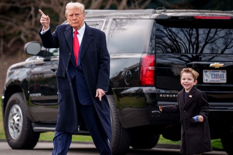 Presiden AS Donald Trump bersama putra Elon Musk, X Æ A-12, atau yang akrab disapa Lil X.