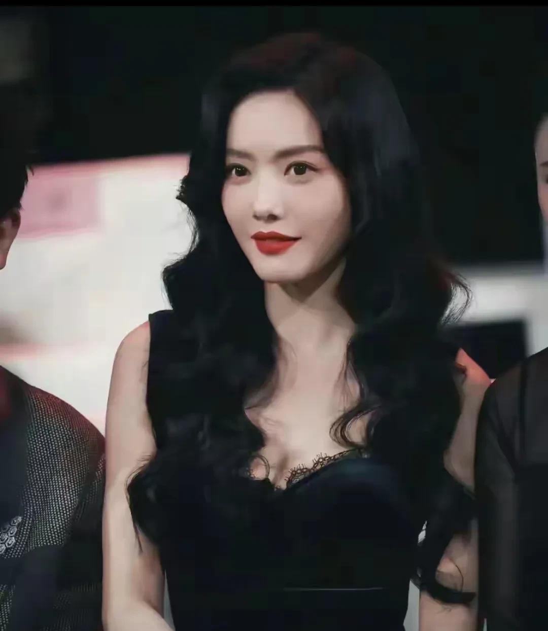 “国民校花”蔡文静：美到骨子里的傲气