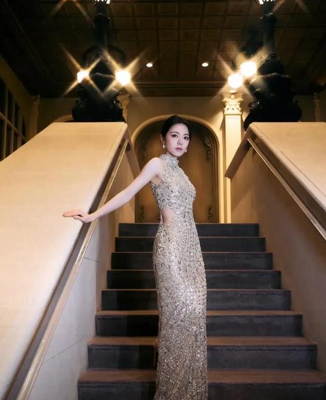 赵今麦：从“少女”到“实力派”，时尚与演技并重的00后新星！