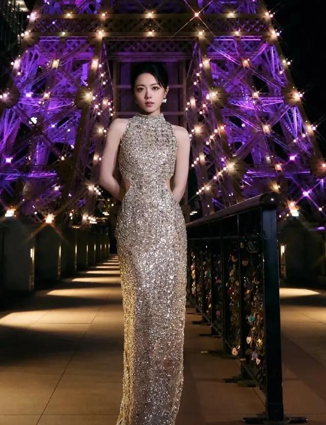 赵今麦：从“少女”到“实力派”，时尚与演技并重的00后新星！