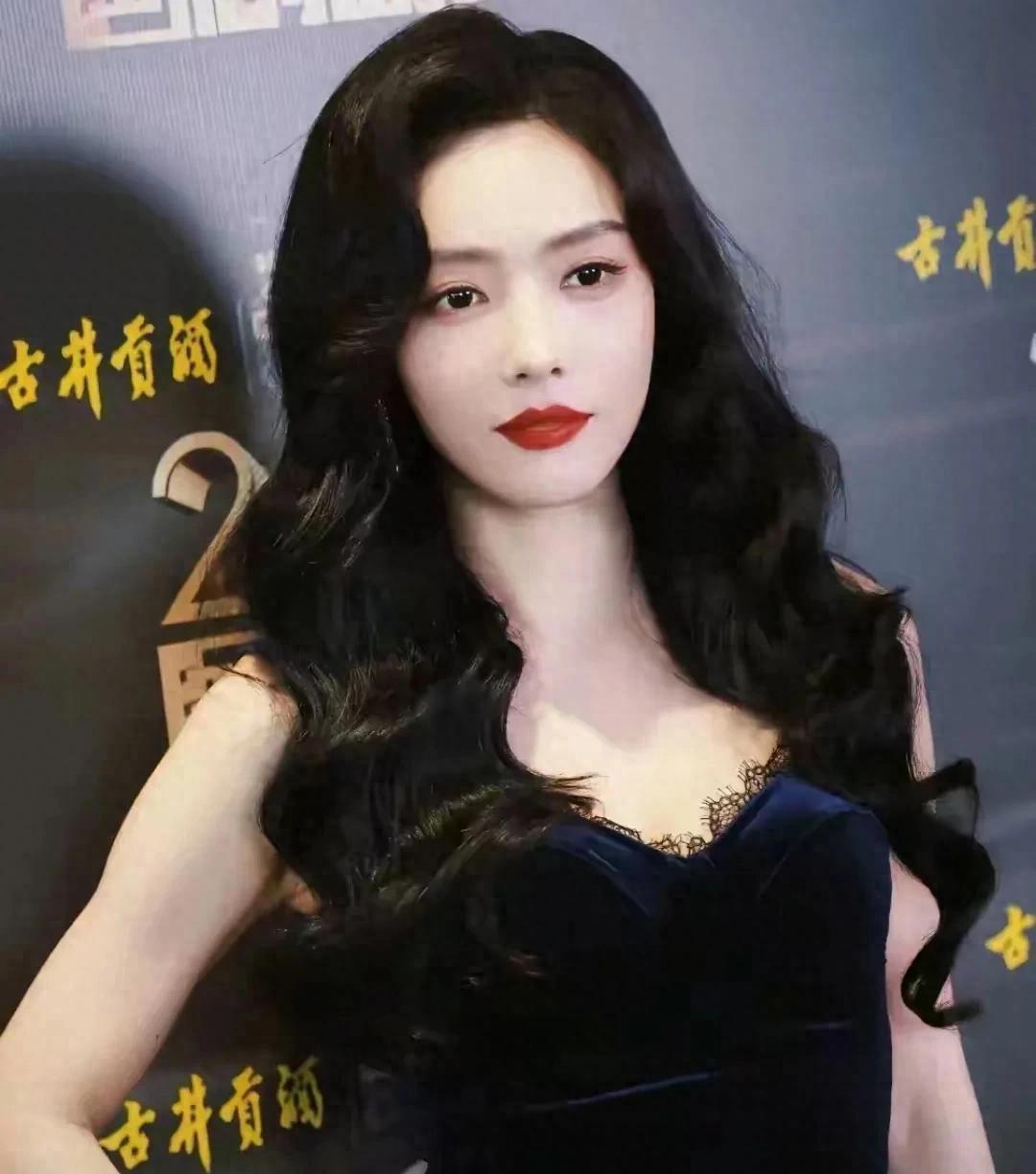 “国民校花”蔡文静：美到骨子里的傲气