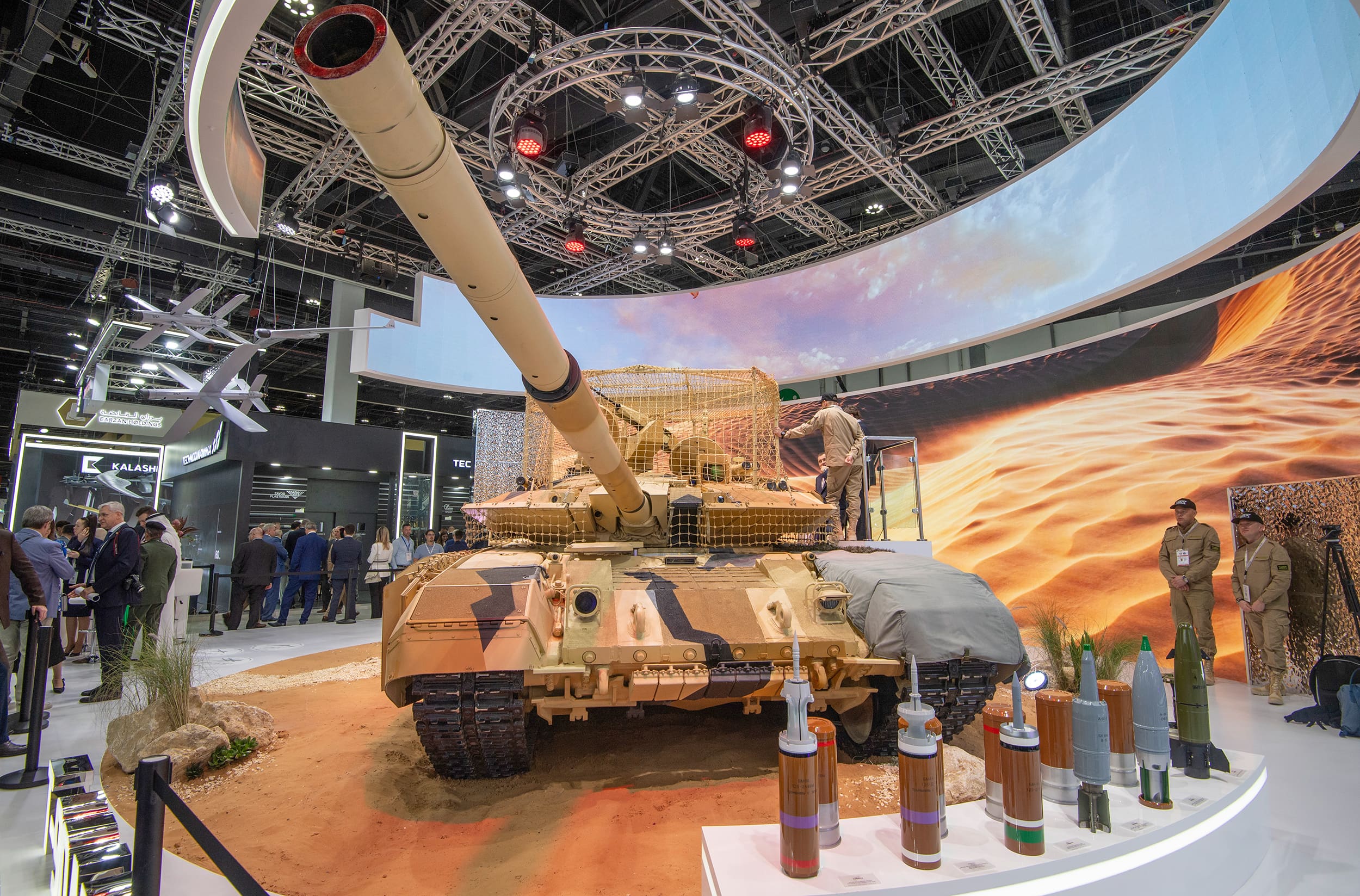 軍事見本市「IDEX2025｣】(UAE・アブダビ)に並んだ最新兵器の威力