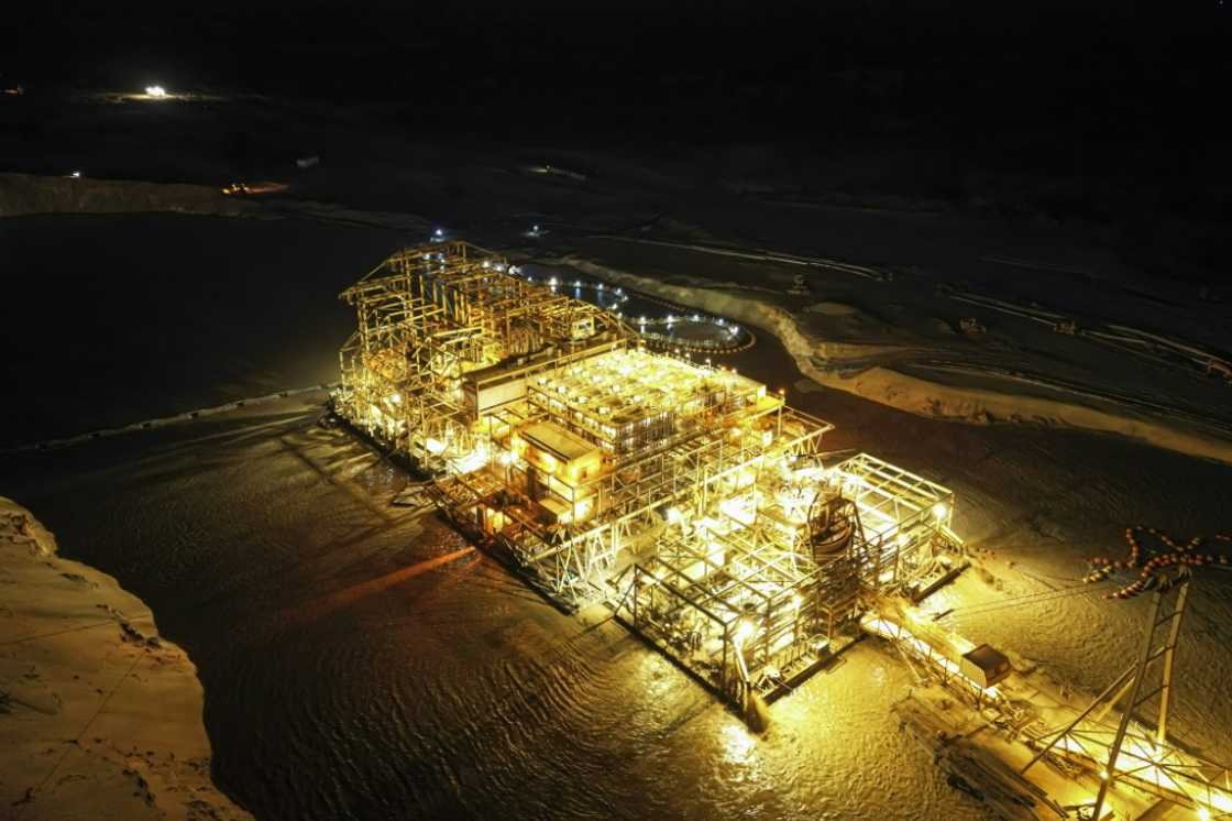 AA1B33gJ Giant Mine Machine Devours Senegal’s Fertile Coast in International Spotlight