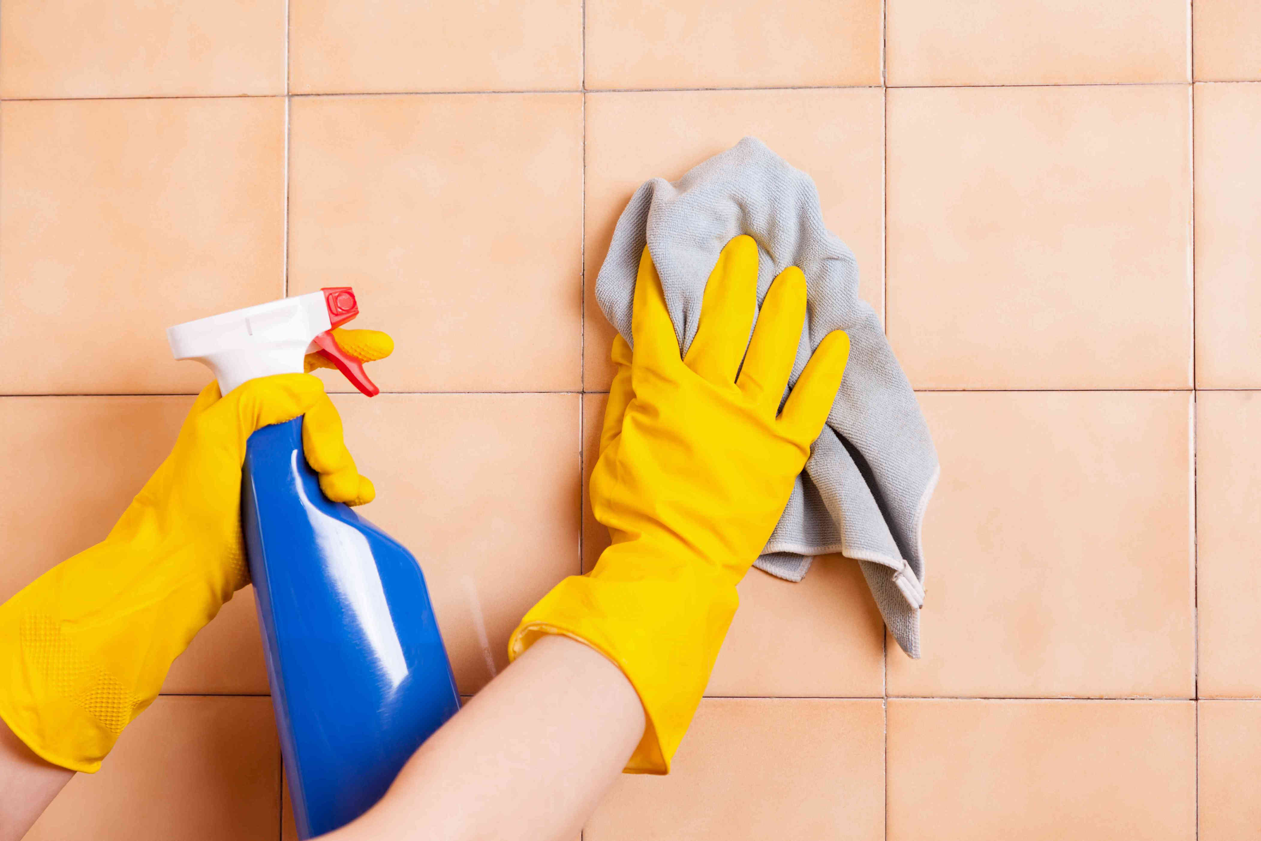 9 things professional cleaners do every week to keep their homes immaculate