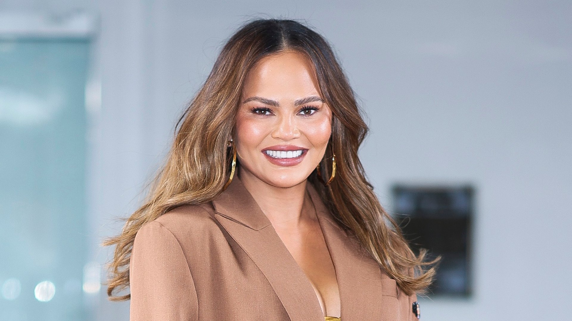 Chrissy Teigen Is ‘So Happy' That She's Been VapeFree for 14 Days ‘Beast'