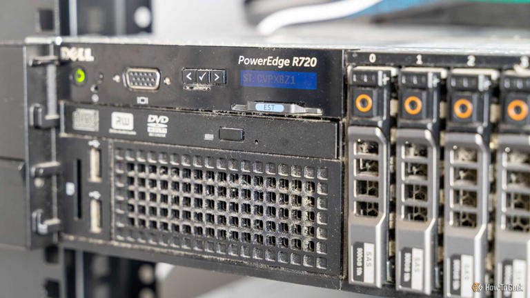 10GbE networks and screaming rack servers: The r/homelab flexes wasting ...