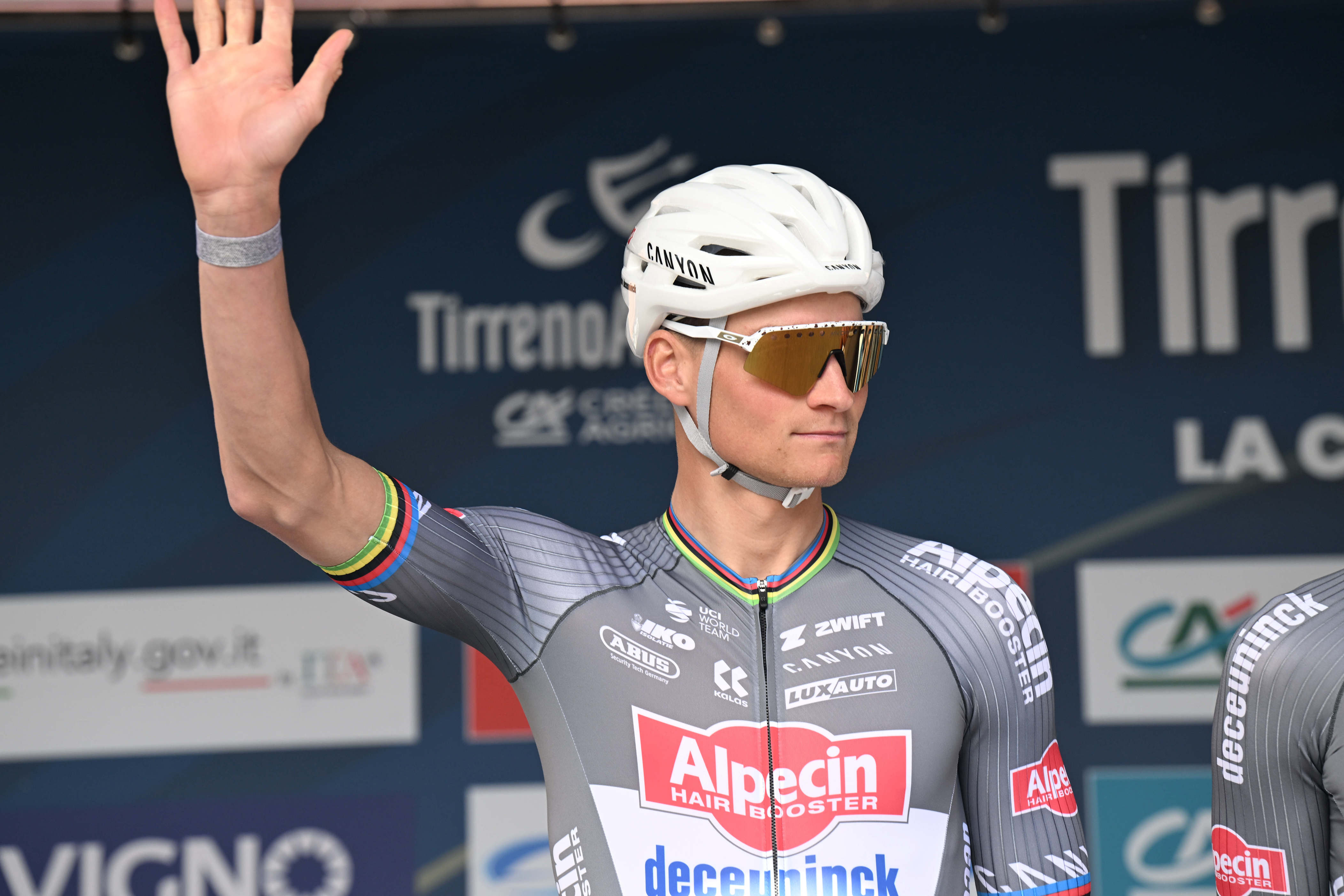 Giro delle Fiandre 2025, appuntamento con la storia per Mathieu van der ...