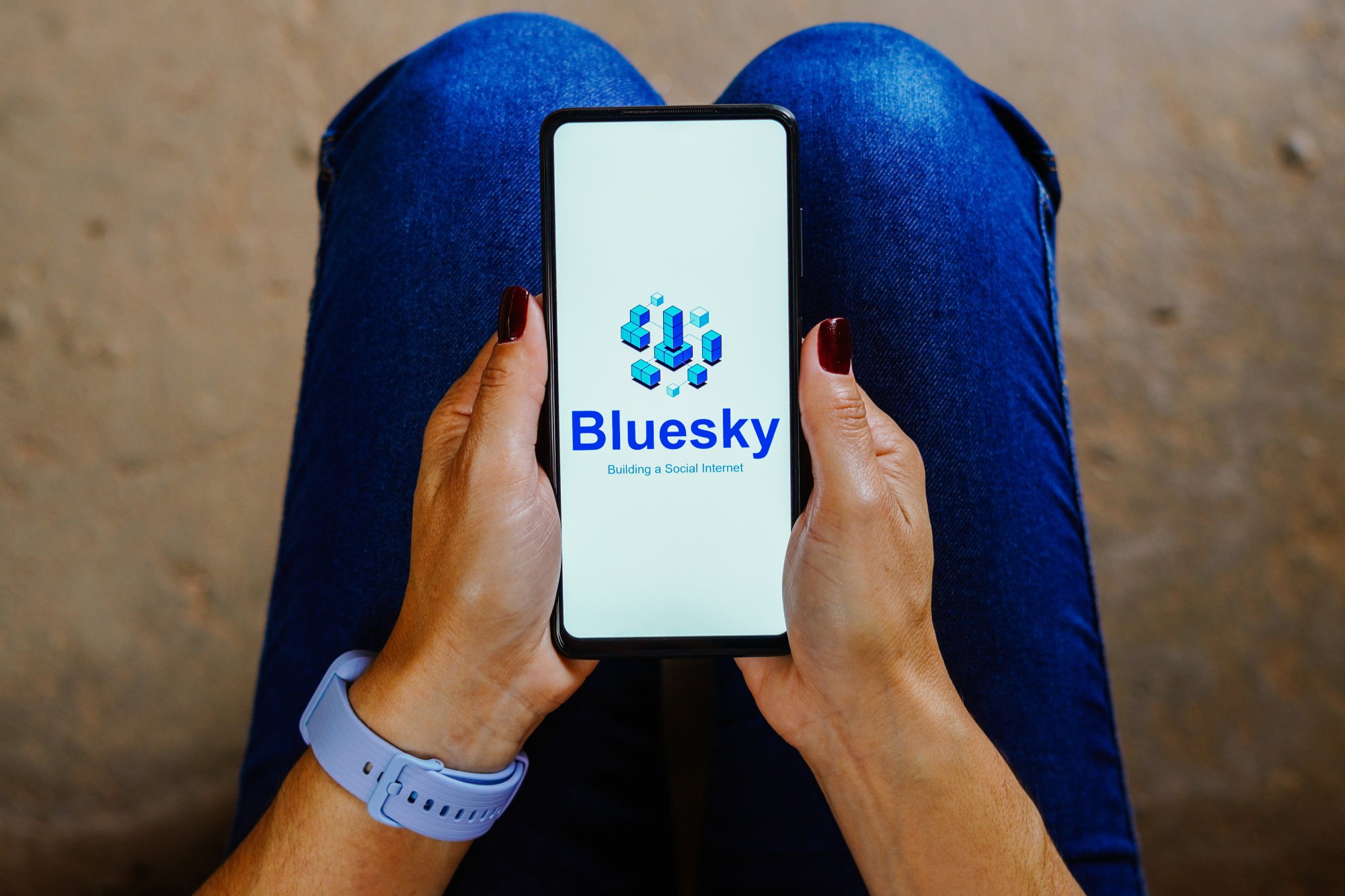 Meet Jay Graber: Young Female CEO of Bluesky Wears T-Shirt Troll at SXSW, Pioneers 'Time-Based' Bank in College 4 AA1B4KZS