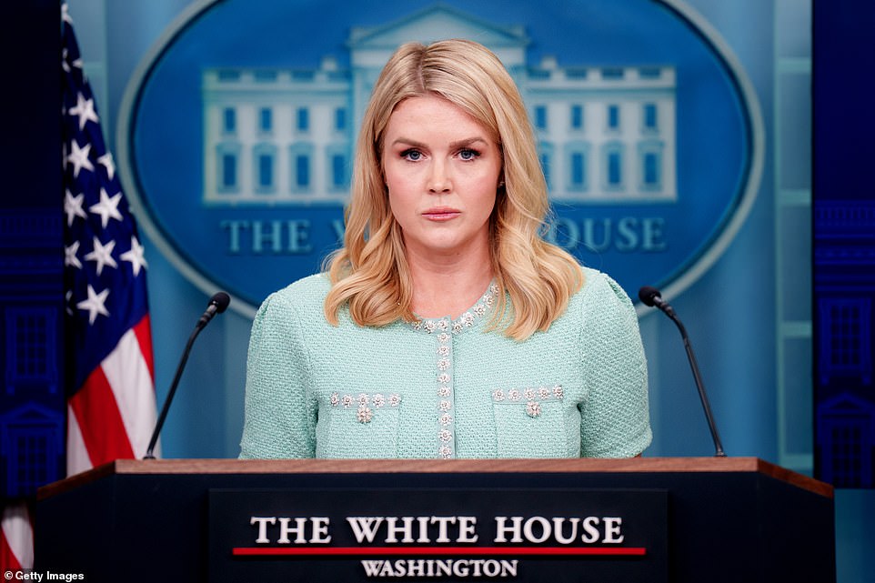 Karoline Leavitt announces she will boycott the WHCA