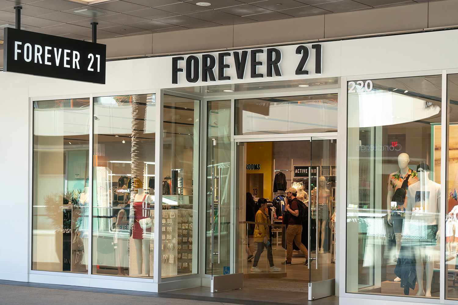 Forever 21 Set to Close All U.S. Stores After Filing for Bankruptcy for