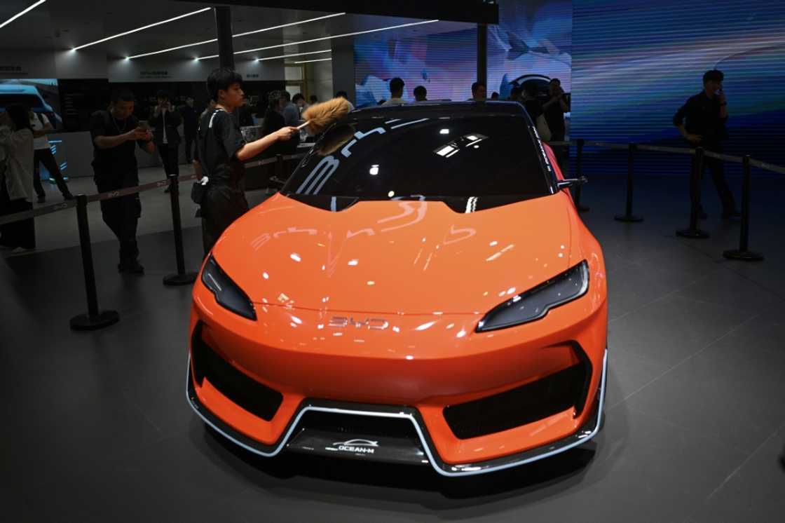 AA1B7KUr BYD Unveils Revolutionary 5-Minute Charging Tech, Propelling China's EV Giant Forward
