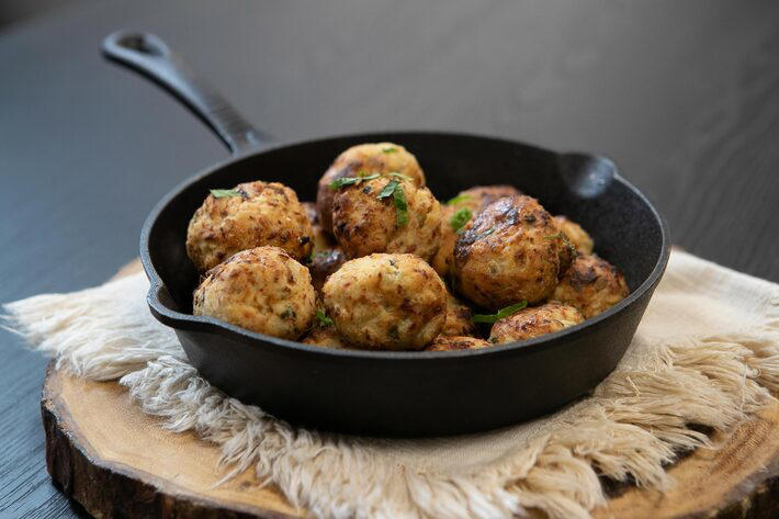 Bolinho de frango na fritadeira de ar Foto: ALEX SILVA