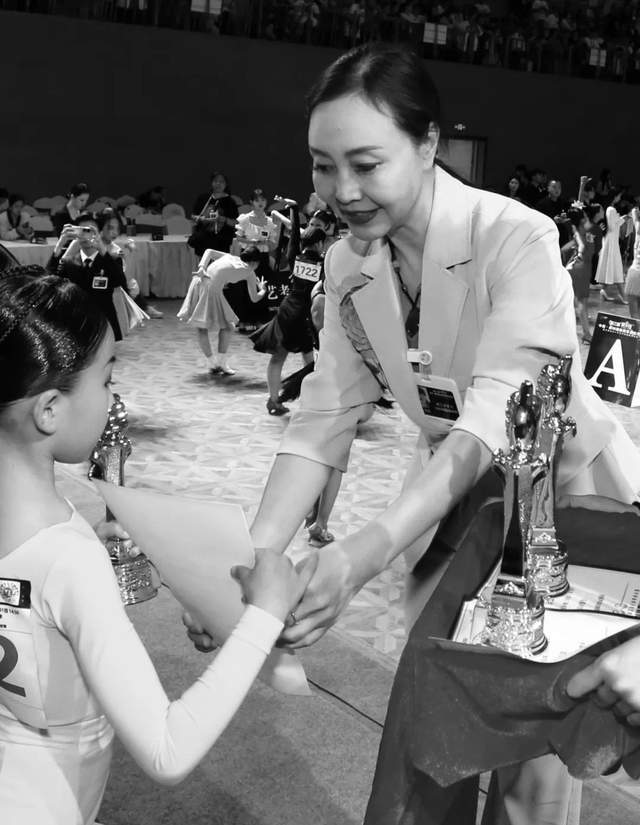 ����֪���赸��ʦ���ȥ������59�꣬���������ӣ�����������С��