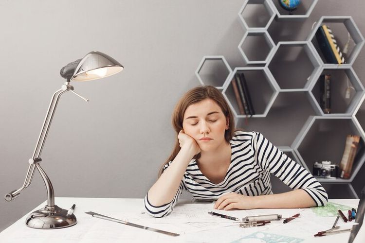 4 Zodiak yang Tampak Malas Tapi Sebenarnya Sangat Strategis dalam Mencapai Tujuan, Kamu Nggak Sih?