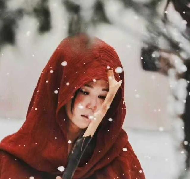 女演员长相很重要，31岁陈都灵与41岁唐嫣古装对打，谁会更胜一筹