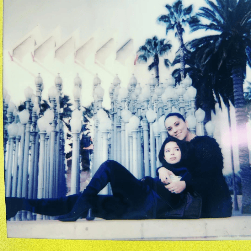 Madre de Ángela Aguilar se pronuncia tras la polémica canción de Cazzu