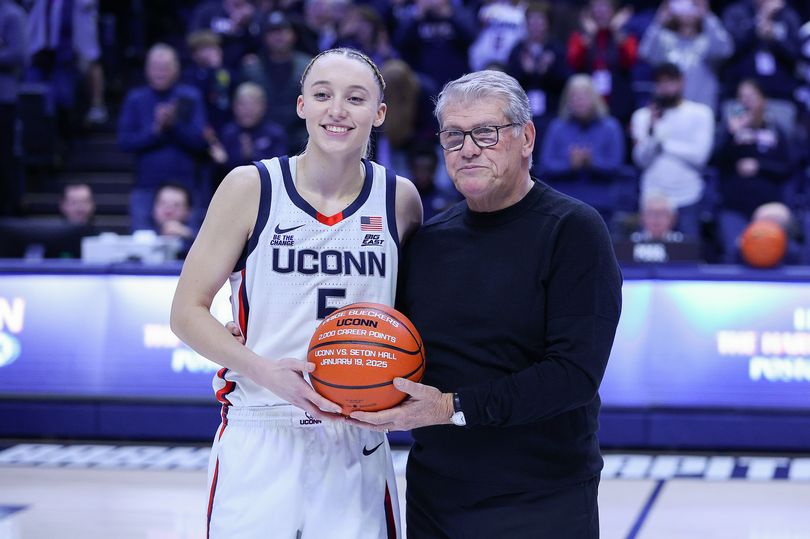 Geno Auriemma declined to recruit Caitlin Clark to UConn because of Paige  Bueckers