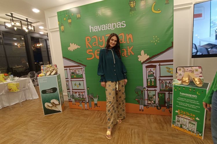 Tips dari Luna Maya untuk Pilih Sepatu yang Kekinian dan Stylish Untuk Lebaran