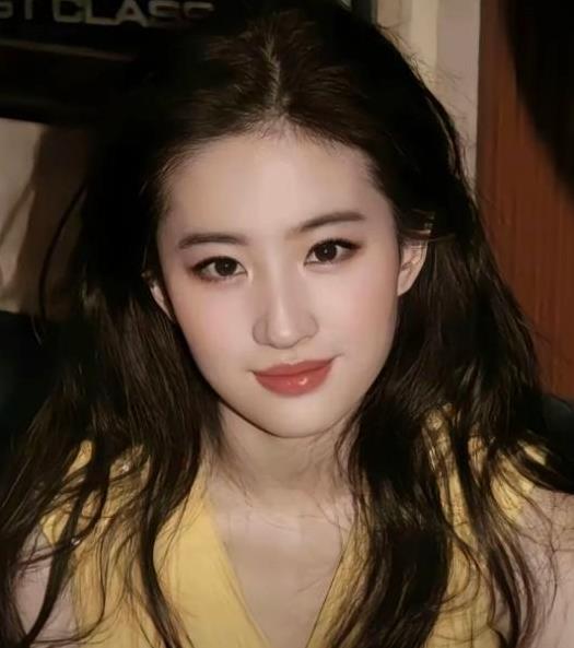 小龙女王语嫣谁才是完美还原？刘亦菲李若彤各有千秋，谁能胜出？