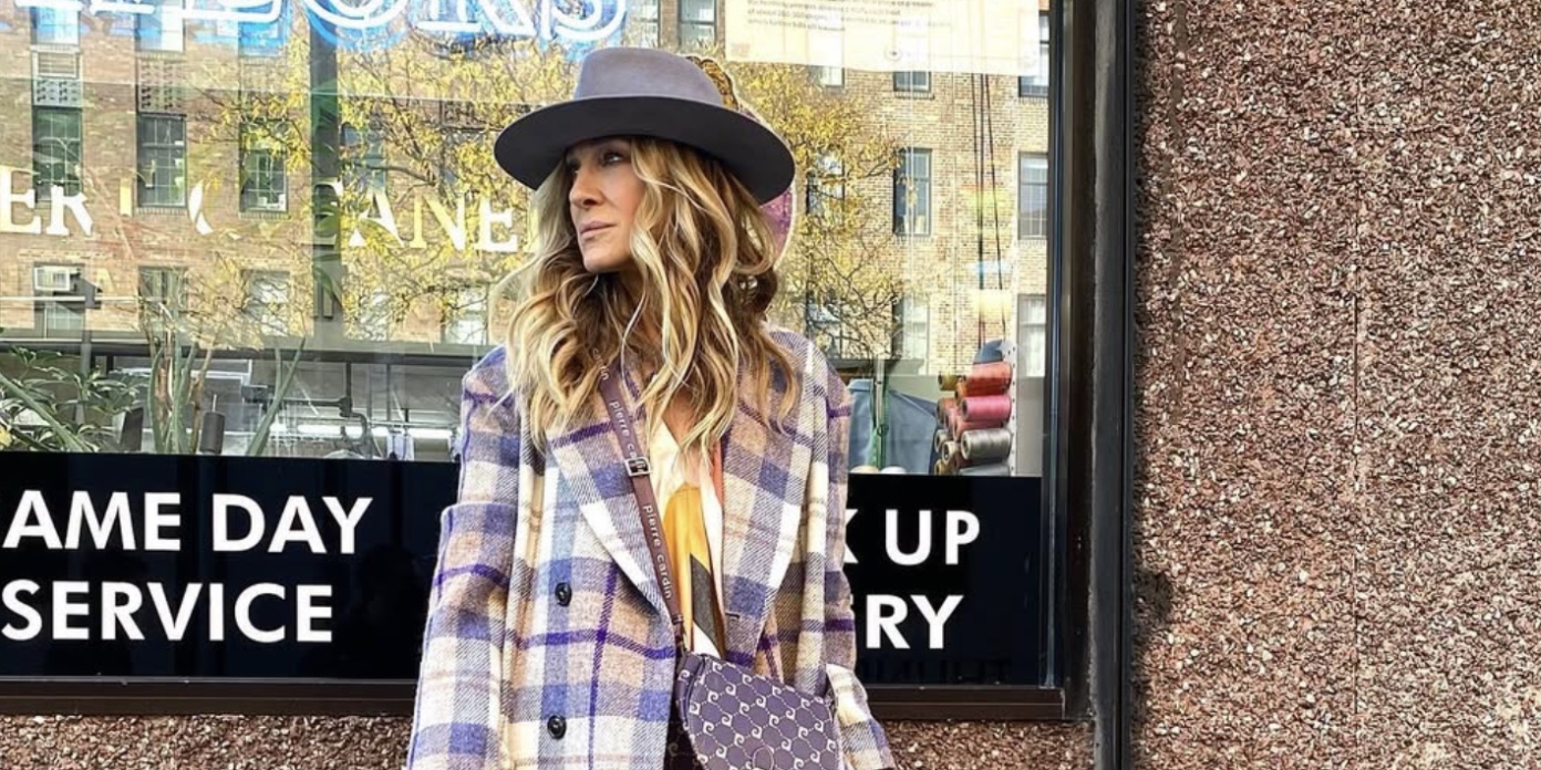 명품 패션 퀸 사라 제시카 파커가 정작 본인 결혼식 때는 저렴한 기성복 블랙 웨딩드레스를 입은 이유 : 네이버 블로그, image size:1392x696