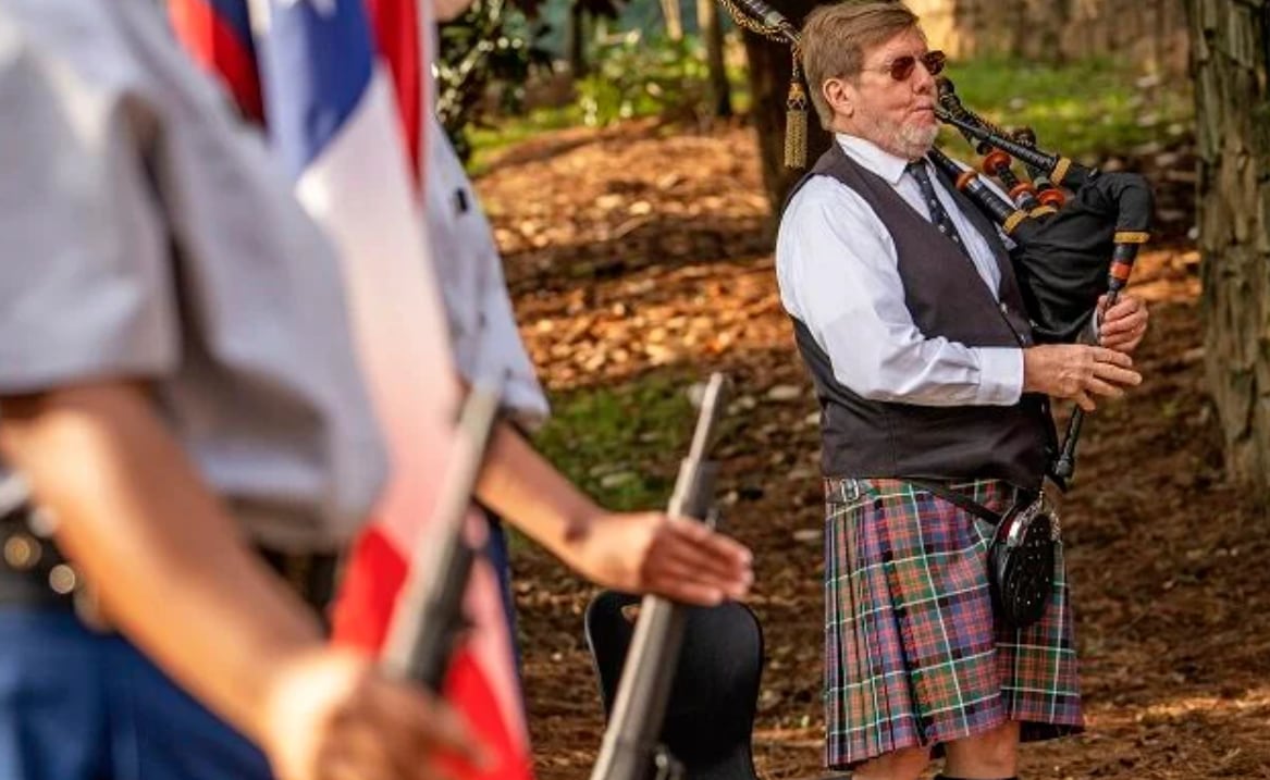 Beloved Decatur bagpiper dies in scuba accident; missing son’s skeletal