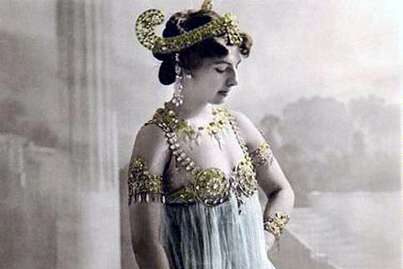 12 Historical Figures Who Lived Double Lives You Never Heard About