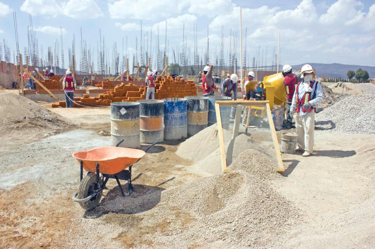 El número de las y los obreros creció en el mes 0.5%. Foto: archivo