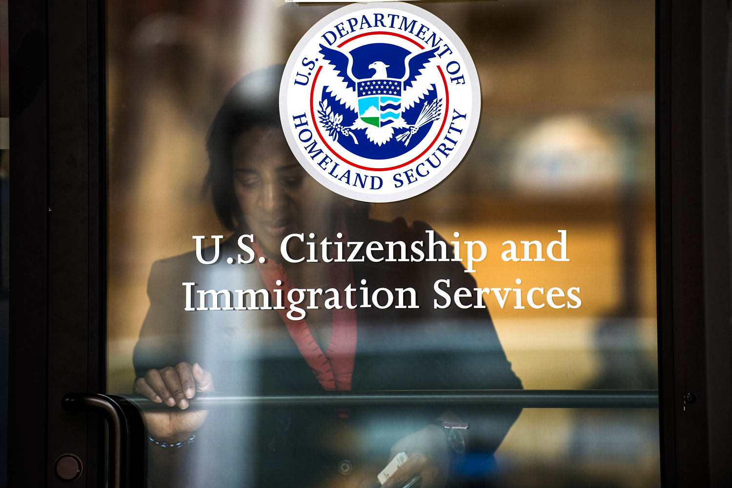 Trump administration pauses processing some green cards, throwing(02)