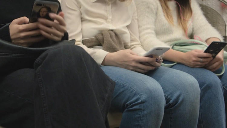 NC lawmakers propose social media ban for kids under 14