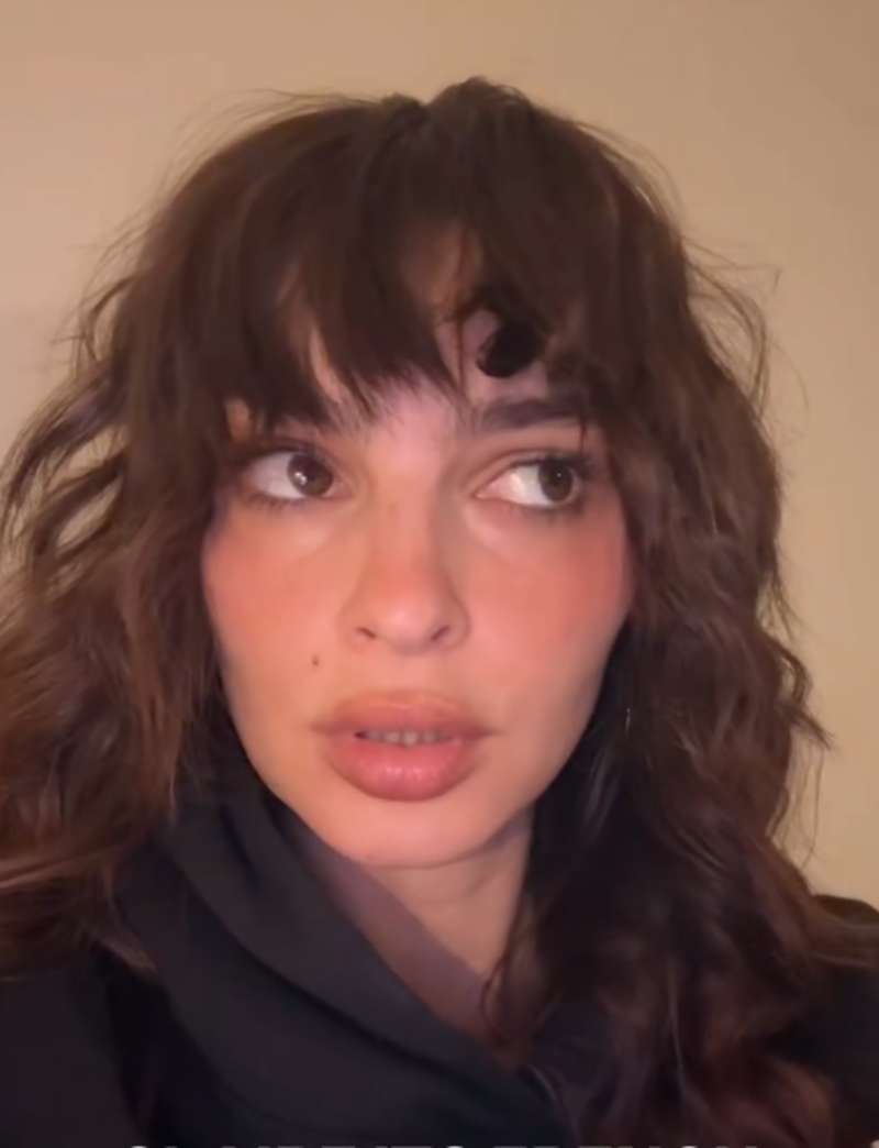 Makeover: Emily Ratajkowski überrascht mit neuer Frisur