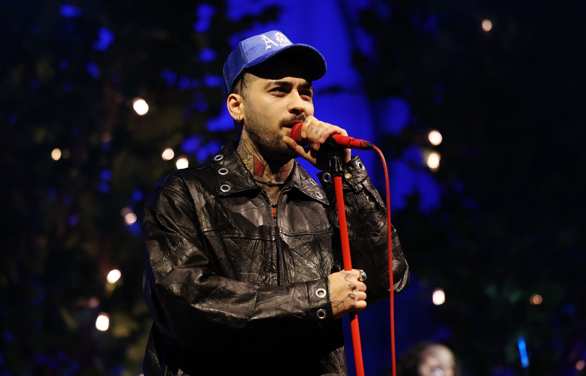 Zayn Malik tearfully sings One Direction song in emotional tribute after 10 years